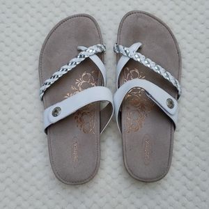 aetrex white sandals
